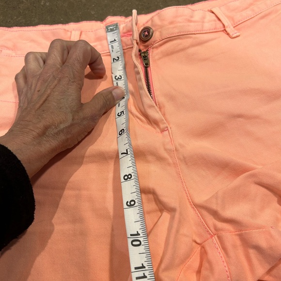 Land'n sea women's shorts, size 10, peach color, front pockets - Picture 8 of 9